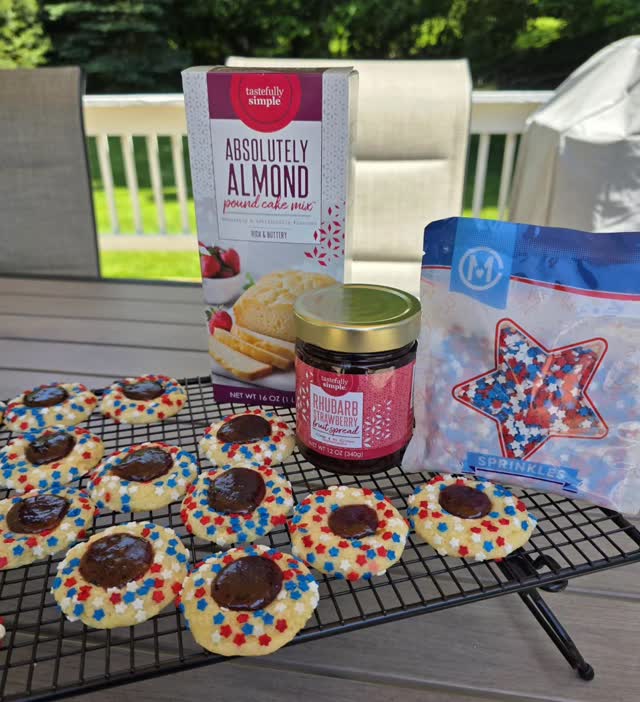 Stop by TODAY to sample your go-to summer cookie! 1-3, 5-7
#dinneralaamy 
#tastefullysimple 
#connectionnotperfection