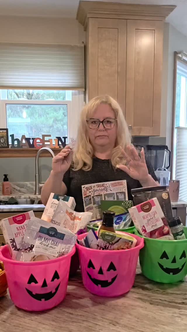 🎃 Pumpkinland bundles are coming!
🍽️ Supper Club is next Tuesday.
👀 And something is about to MELT… 🧈😉
Watch for what’s coming next!
👉 DinnerAlaAmy.com
#dinneralaamy #tastefullysimple #janoskisfarm #pittsburgh #ConnectionNotPerfection